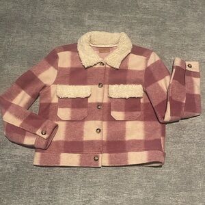Plaid pink Shacket faux shearling collar.